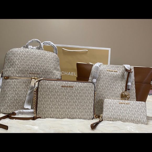 Michael Kors Bundle - Picture 1 of 5
